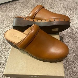 Madewell English Saddle Clogs